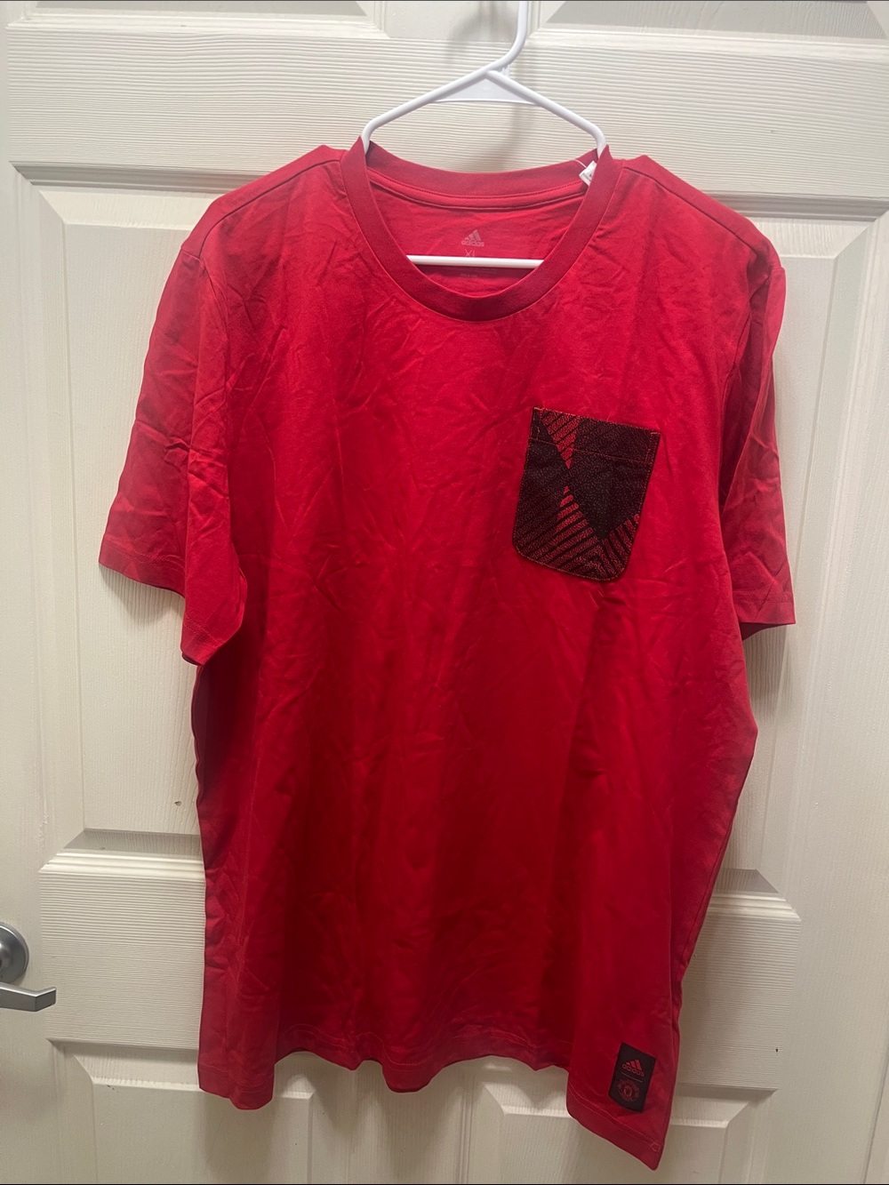 adidas Men’s Red Short-Sleeve Crew Tee with Black Patterned Pocket XL